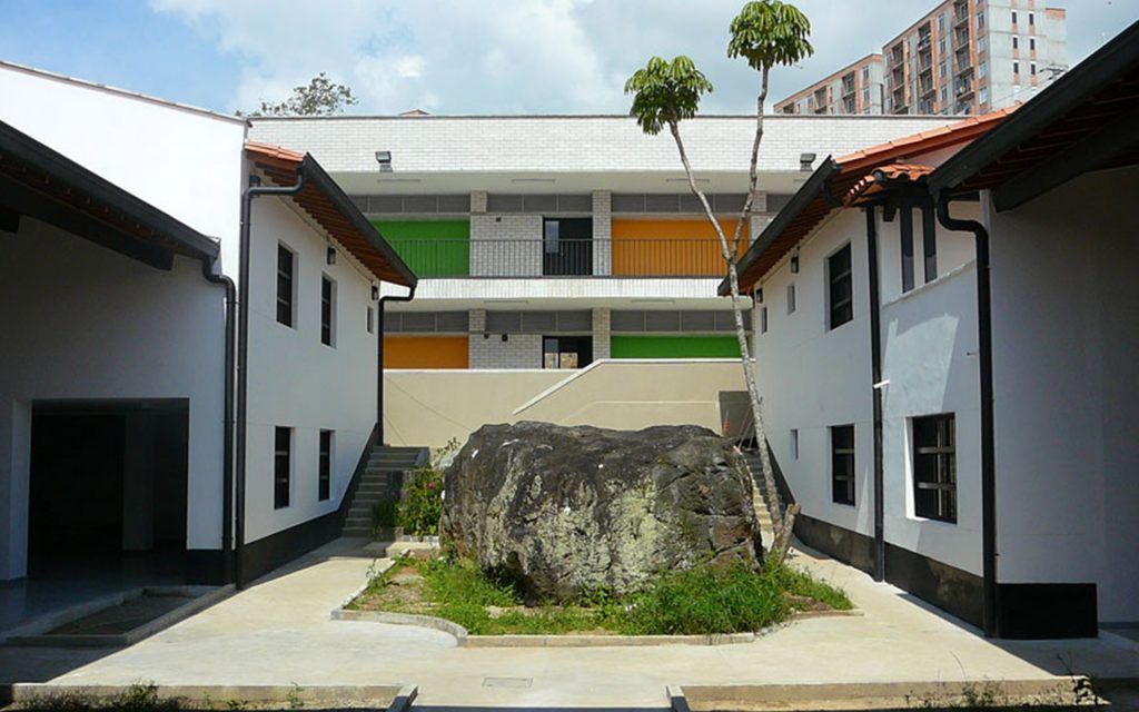 Colegios EDU – I.E. Las Flores – Medellín