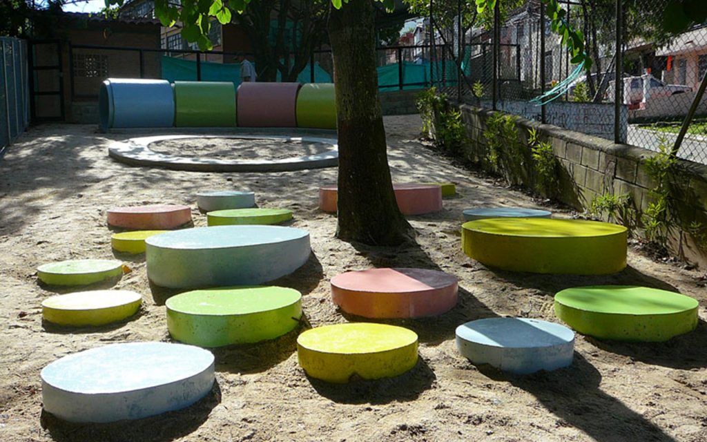 Colegios EDU – Área libre I.E. Dinamarca – Medellín